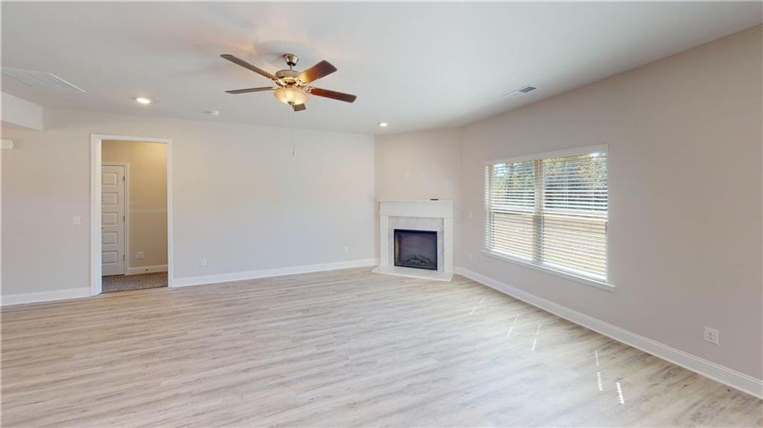 Spacious, unfurnished interior of a new home in Holliday Pass, Griffin (Image 14).