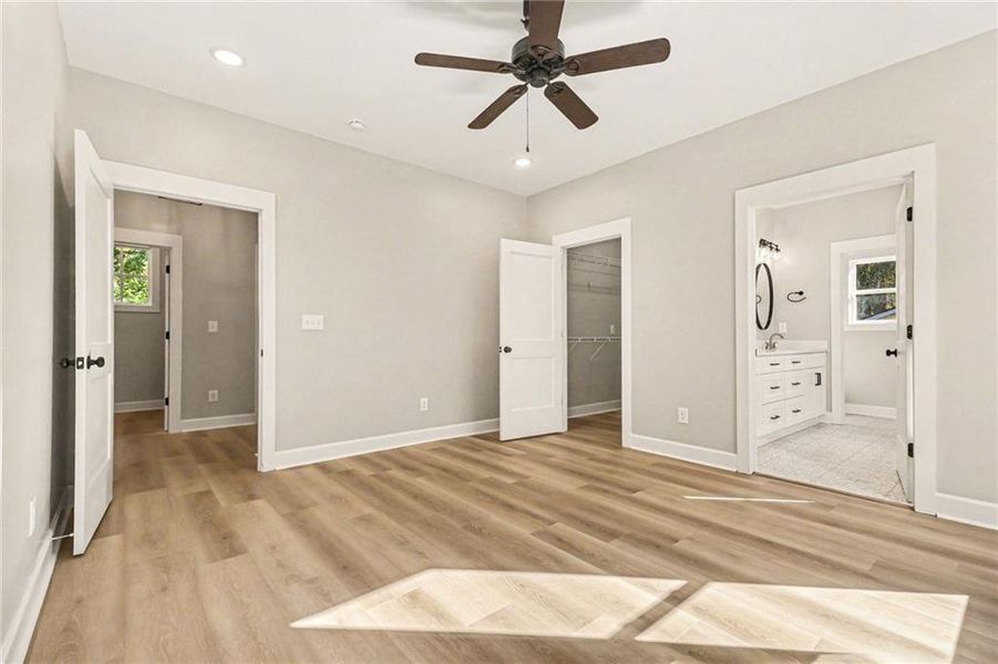 Spacious, unfurnished interior of a new home in , Gainesville (Image 16).