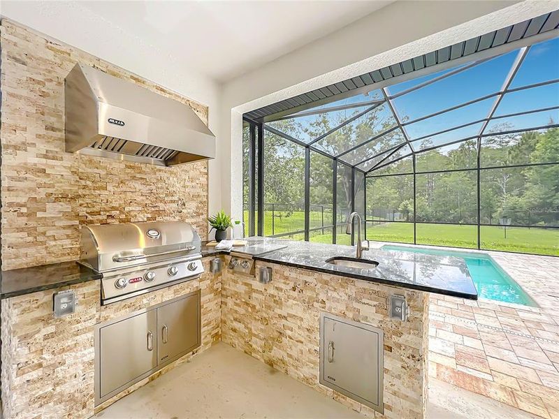 Exterior details and patio area of a home in , Orlando (Image 26).