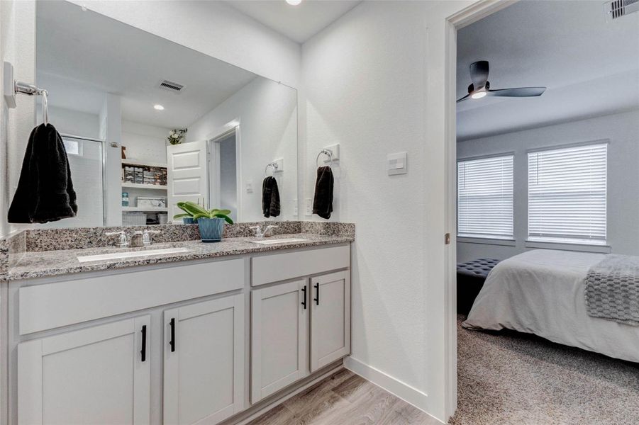 Furnished interior view inside a new home in Tamarron, Fulshear (Image 26). Furnished interior view inside a new home in Tamarron, Fulshear (Image 26).