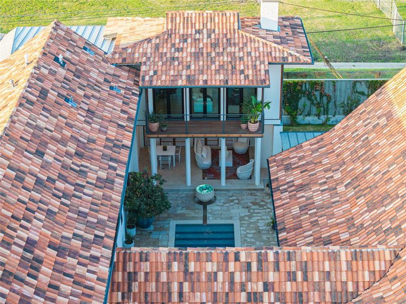 Exterior details and patio area of a home in , Dallas (Image 25).