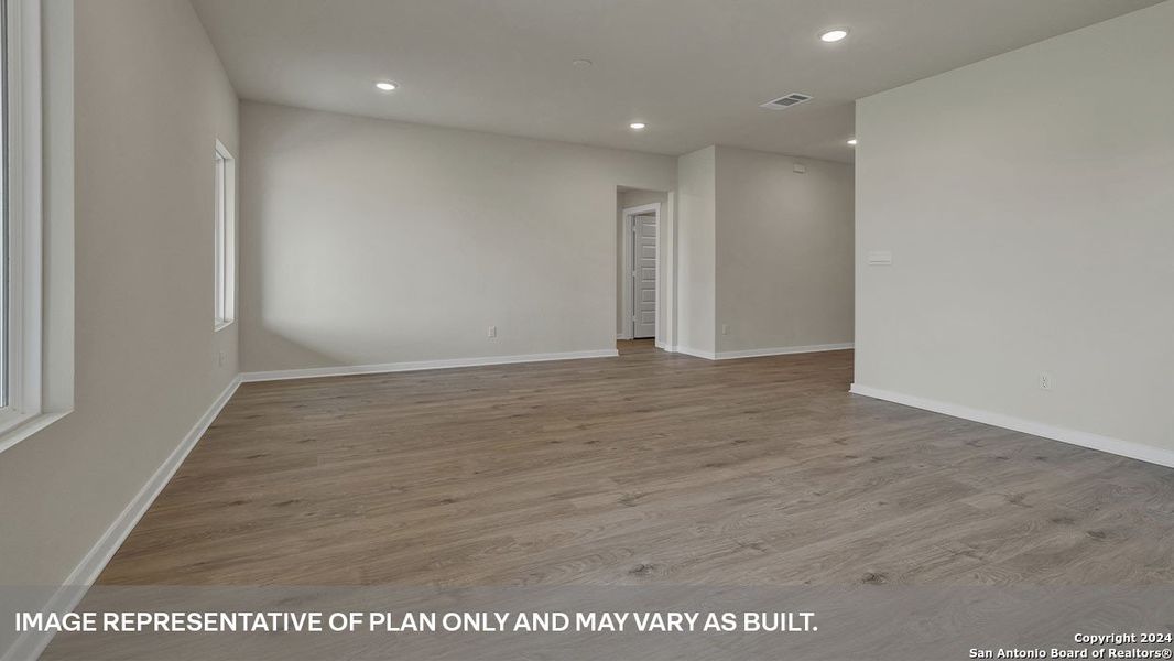 Spacious, unfurnished interior of a new home in Sonoma Oaks, Fredericksburg (Image 16).