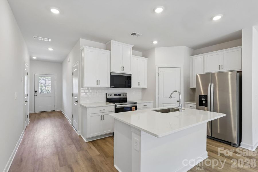 Photo is not of the actual home, but is an inspirational photo of builder’s model home and may depict options, furnishings, and/or decorator features that are not included Photo is not of the actual home, but is an inspirational photo of builder’s model home and may depict options, furnishings, and/or decorator features that are not included