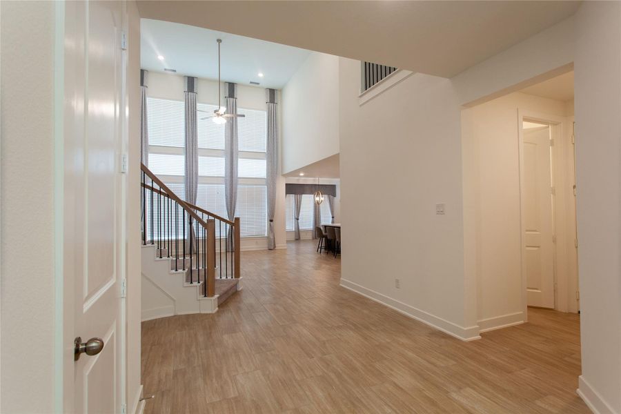 Spacious, unfurnished interior of a new home in Candela, Richmond (Image 18).