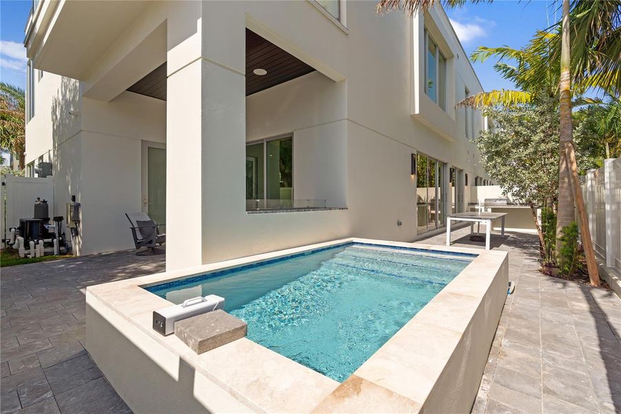 Private plunge pool Private plunge pool