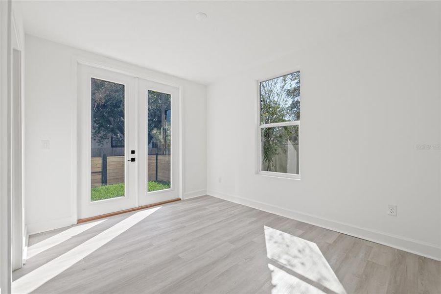 Spacious, unfurnished interior of a new home in , St. Petersburg (Image 21).