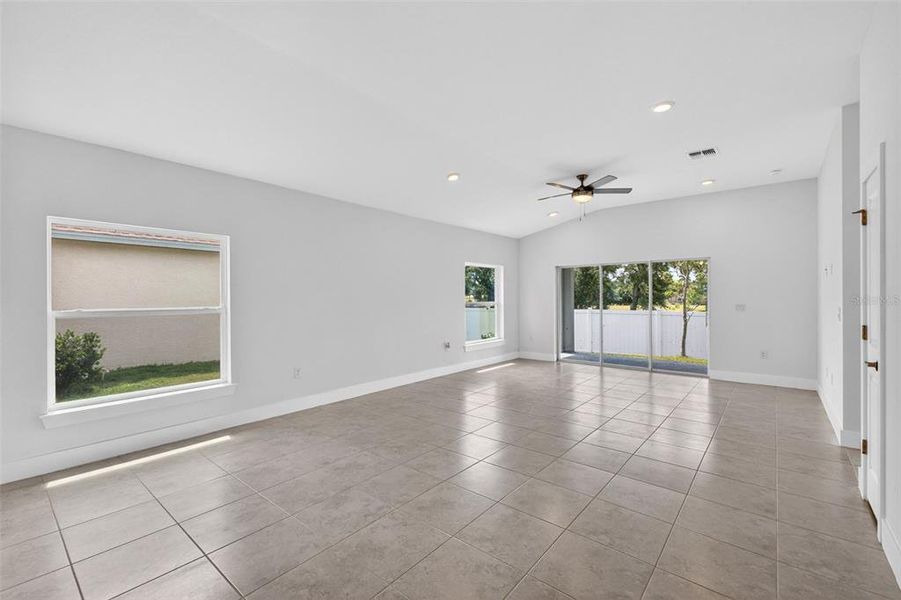 Spacious, unfurnished interior of a new home in , Port Charlotte (Image 20).