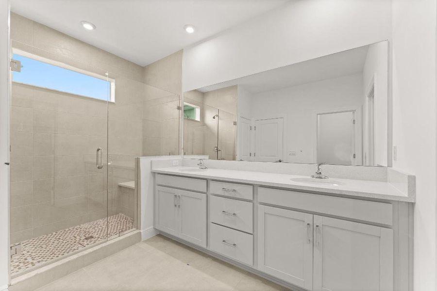 US_SEF_DYLAN_LOT 85_OWNERS BATH US_SEF_DYLAN_LOT 85_OWNERS BATH