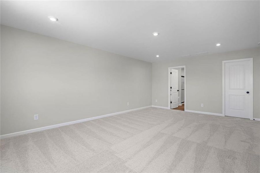 Spacious, unfurnished interior of a new home in Three Rivers, Rome (Image 32). Spacious, unfurnished interior of a new home in Three Rivers, Rome (Image 32).