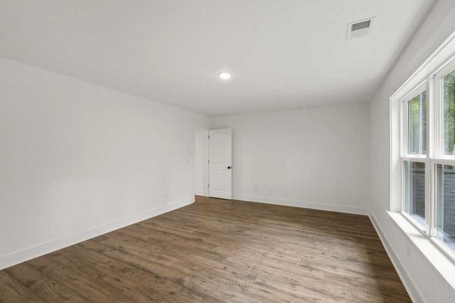 Spacious, unfurnished interior of a new home in , Mount Pleasant (Image 18).