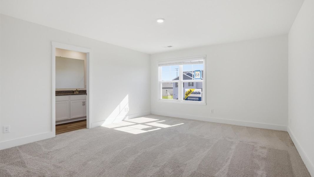 Spacious, unfurnished interior of a new home in Millstone Village, Morristown (Image 31).