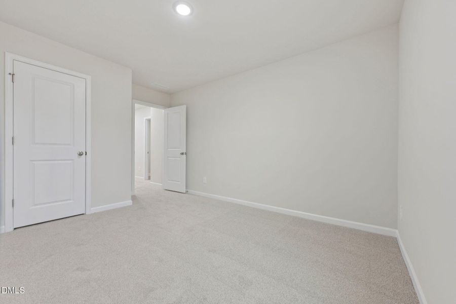 23-web-or-mls-Raleigh - Oak Manor - 540 23-web-or-mls-Raleigh - Oak Manor - 540