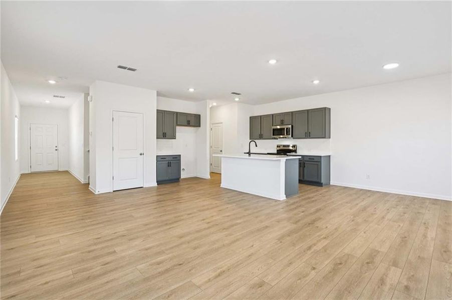 Spacious, unfurnished interior of a new home in Leydenview, Mableton (Image 23).