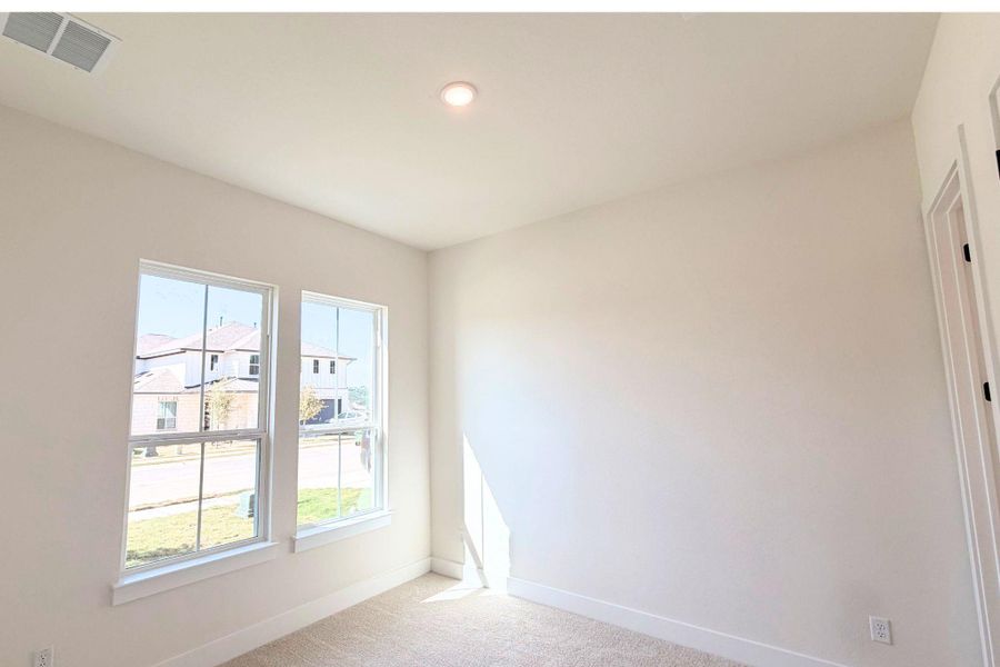 Spacious, unfurnished interior of a new home in Bluffview Reserve, Leander (Image 14). Spacious, unfurnished interior of a new home in Bluffview Reserve, Leander (Image 14).