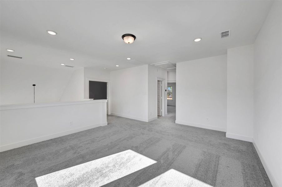 Spacious, unfurnished interior of a new home in ARTAVIA 50' Homesites, Conroe (Image 19). Spacious, unfurnished interior of a new home in ARTAVIA 50' Homesites, Conroe (Image 19).