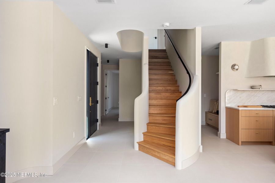 Spacious, unfurnished interior of a new home in , Atlantic Beach (Image 65).