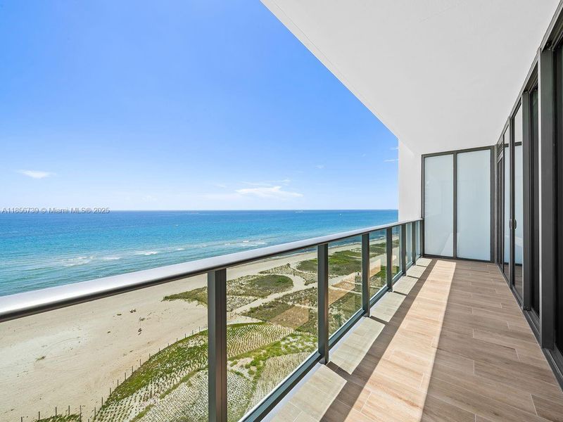 Exterior details and patio area of a home in Casamar, Pompano Beach (Image 25).