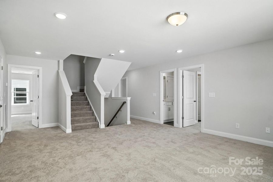 Spacious, unfurnished interior of a new home in Hampton Woods, Charlotte (Image 29).