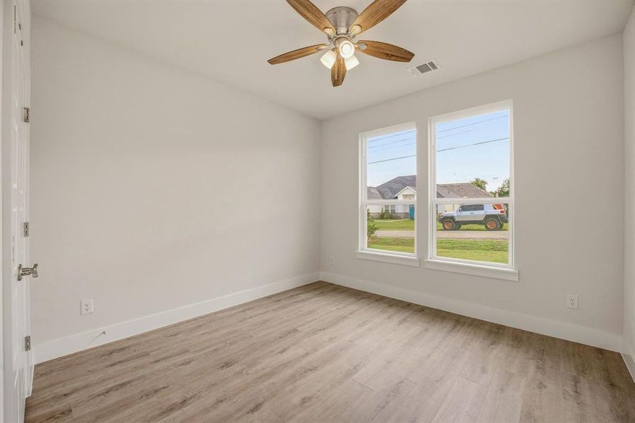 Spacious, unfurnished interior of a new home in , Granbury (Image 28).