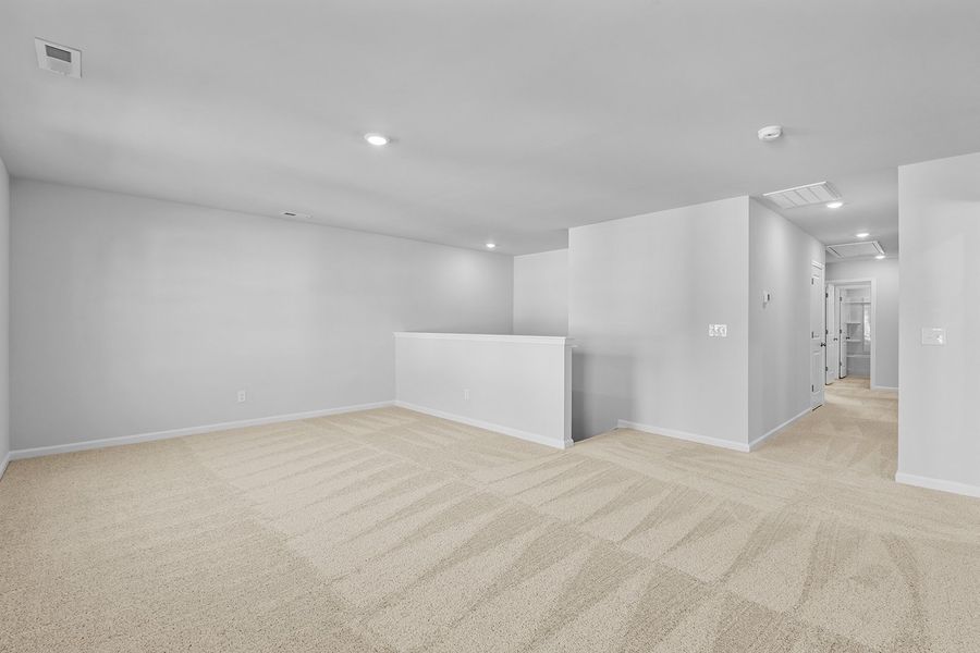 Spacious, unfurnished interior of a new home in Hanes Lake, Winston-Salem (Image 35).