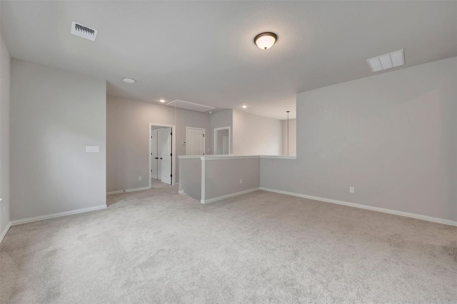 Spacious, unfurnished interior of a new home in Heritage, Dripping Springs (Image 17).