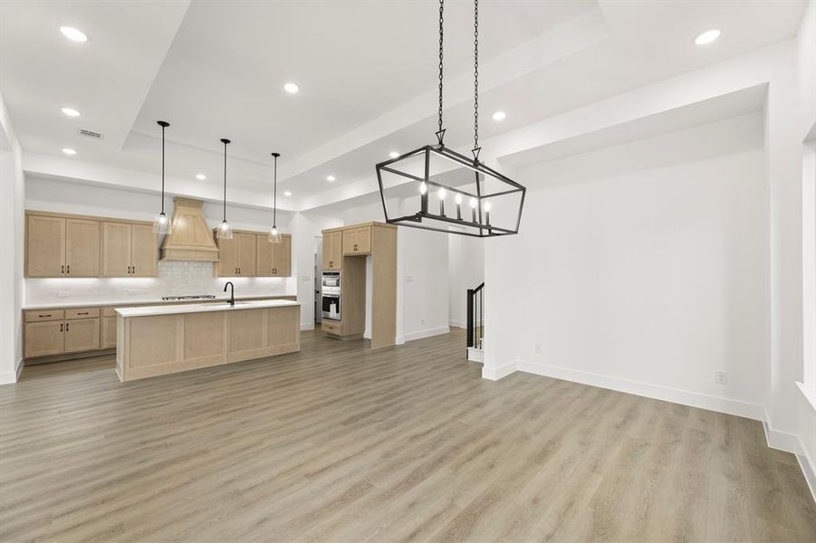 6_07. 1028 Golden Galaxy - Dining (3)