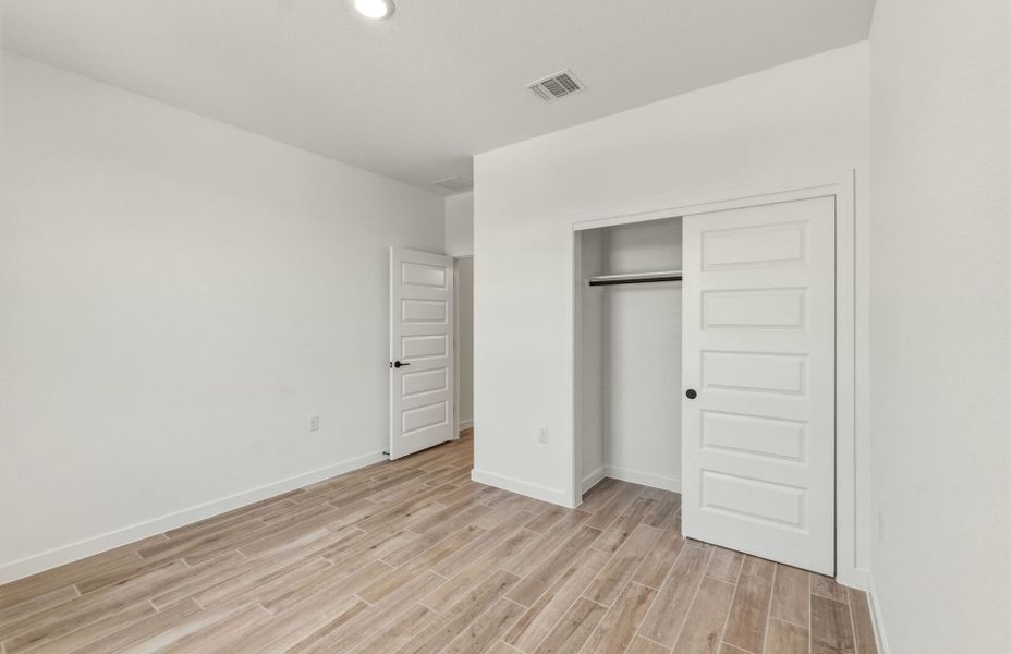 Spacious, unfurnished interior of a new home in Sun City Texas, Georgetown (Image 17).