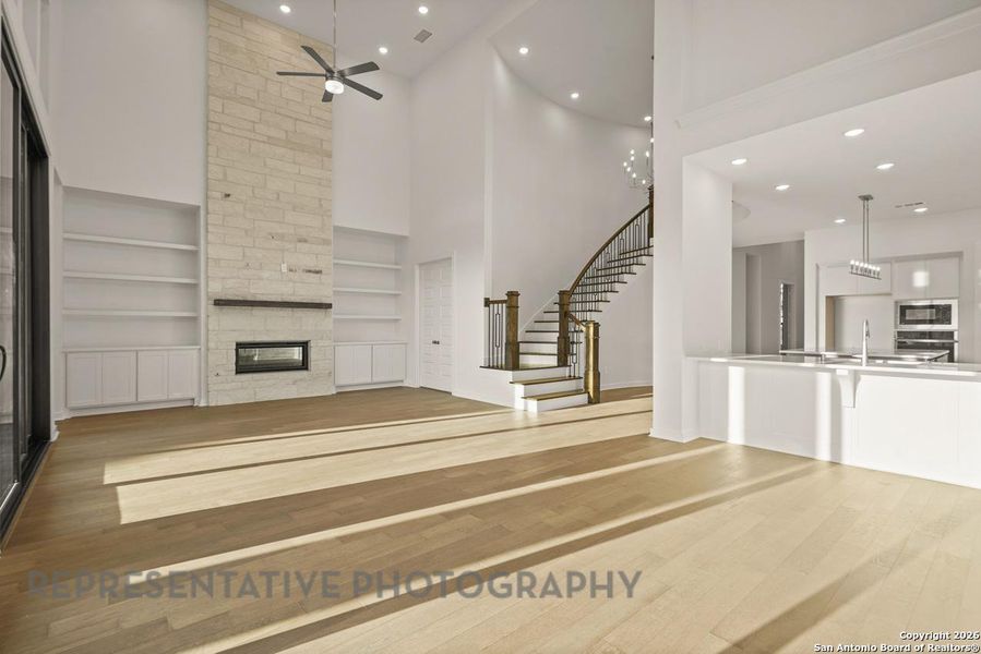 Spacious, unfurnished interior of a new home in Mont Blanc, Schertz (Image 8).