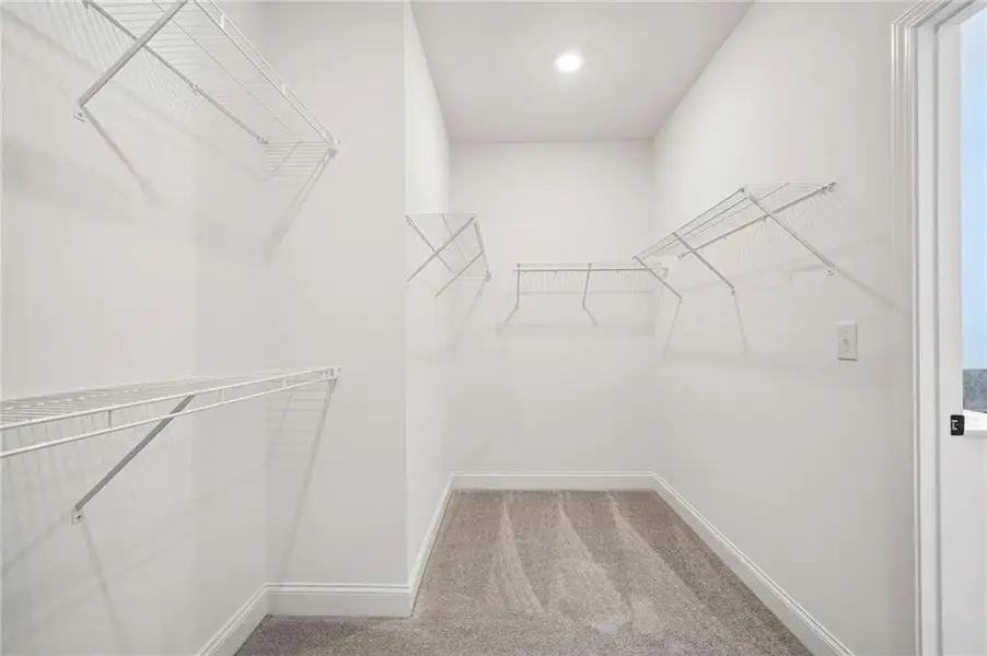 Spacious, unfurnished interior of a new home in Auburn Glen, Dacula (Image 34).