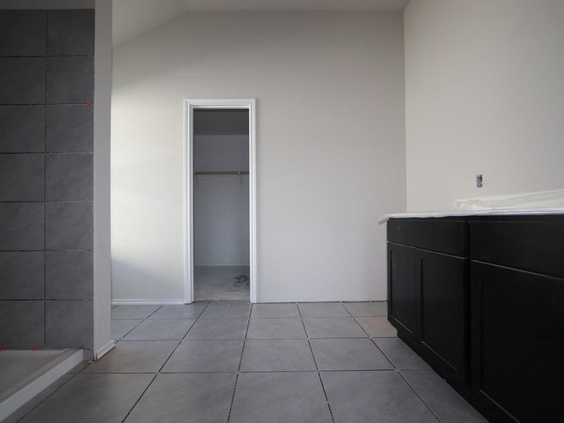 Spacious, unfurnished interior of a new home in Marble Creek Crossing, Austin (Image 6). Spacious, unfurnished interior of a new home in Marble Creek Crossing, Austin (Image 6).