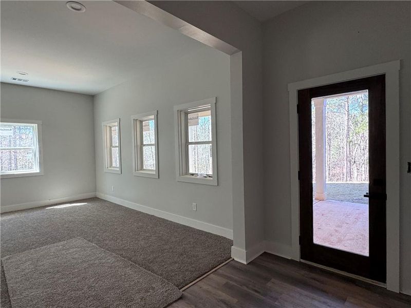 Spacious, unfurnished interior of a new home in , Bremen (Image 19).