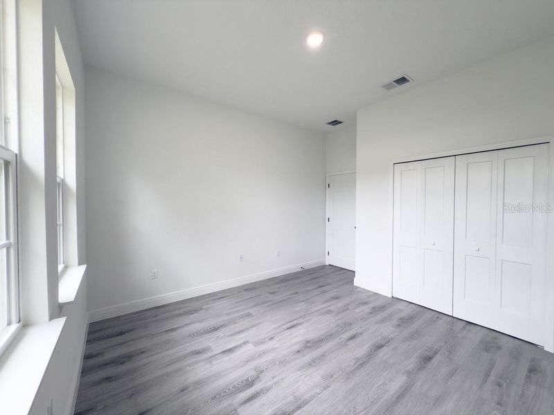 Spacious, unfurnished interior of a new home in , Ocala (Image 35).