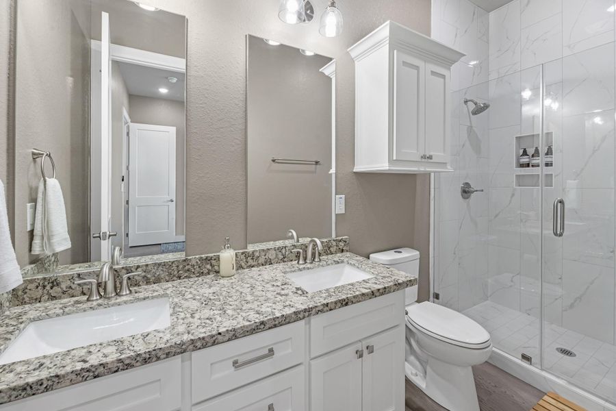 Furnished interior view inside a new home in , Freeport (Image 31).
