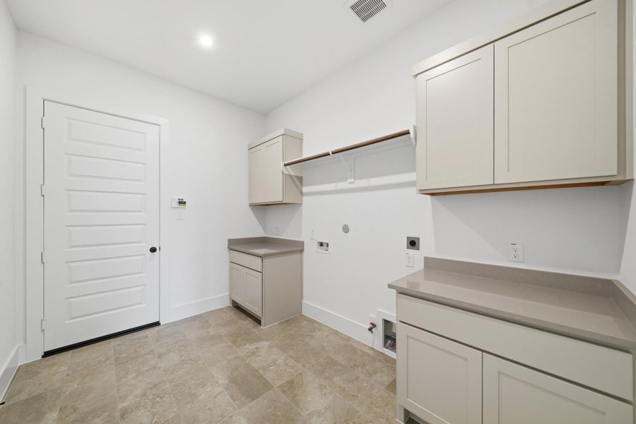 Furnished interior view inside a new home in Legacy, League City (Image 21).