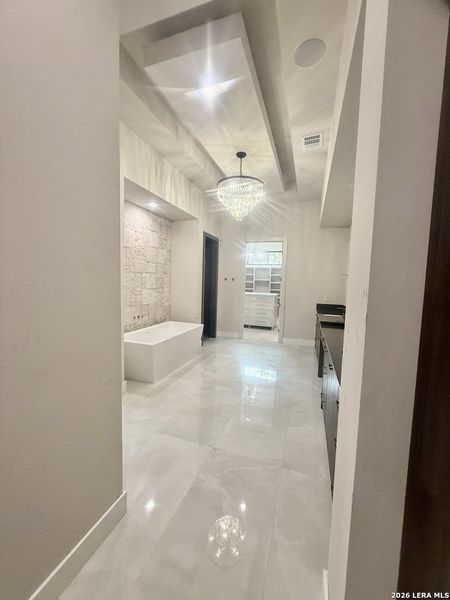 Spacious, unfurnished interior of a new home in , San Antonio (Image 17).