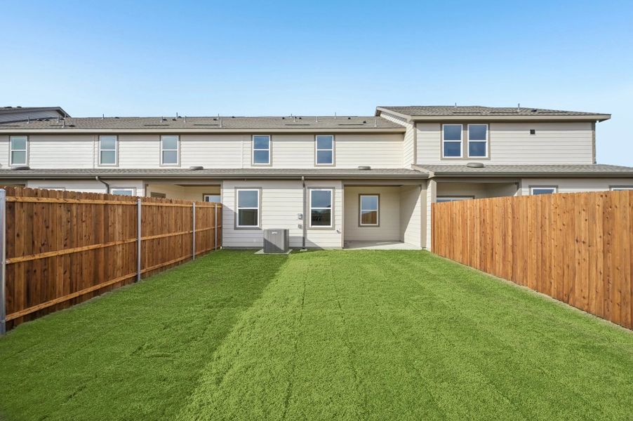 Representative exterior details of a home built from the Rayne by Starlight Homes in Coyote Meadows, Anna (Image 31).