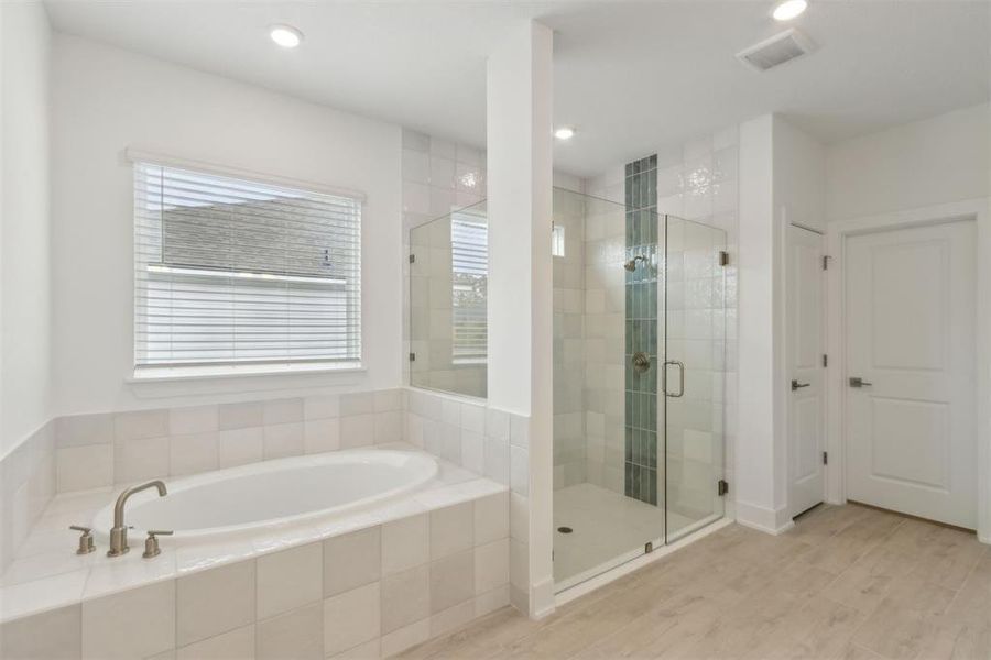 Furnished interior view inside a new home in , Yulee (Image 7).