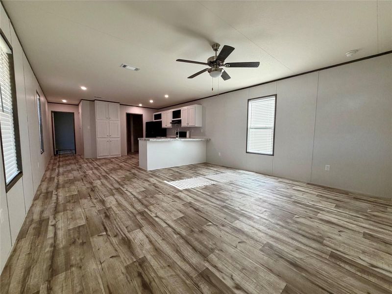 Spacious, unfurnished interior of a new home in , Oyster Creek (Image 9).