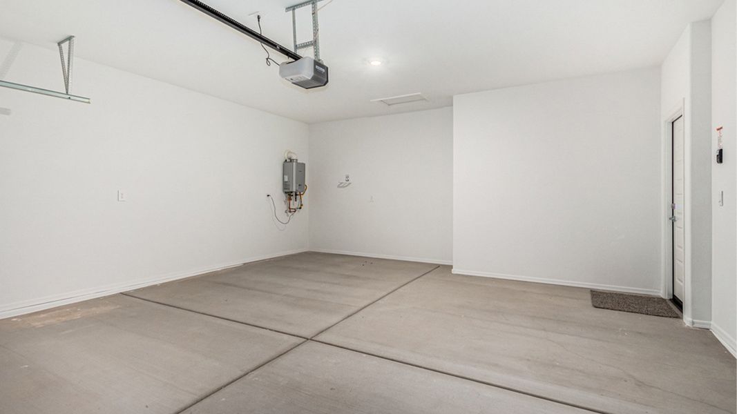 Representative unfurnished interior of a home built from the Amber by D.R. Horton in Hanson Ridge, Vail (Image 35).
