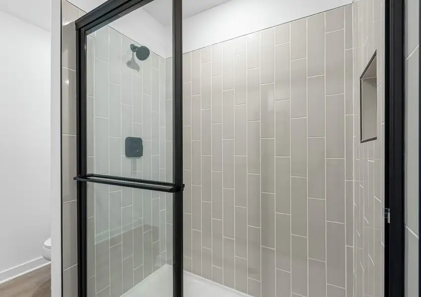 Dual shower and bathtub in the master bath