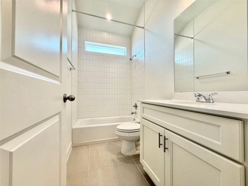 Furnished interior view inside a new home in Porter Country, Buda (Image 6).