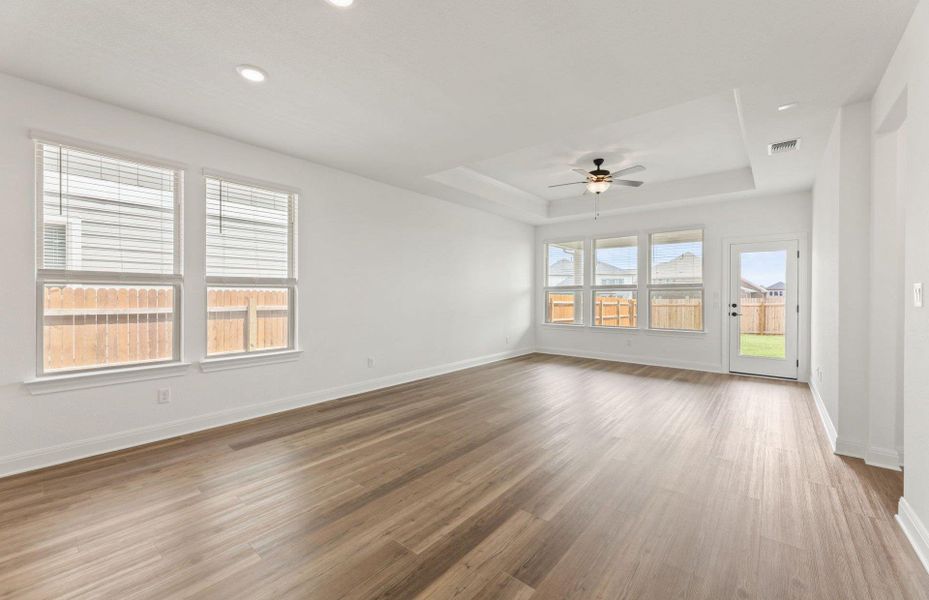 Spacious, unfurnished interior of a new home in Santa Rita Ranch, Liberty Hill (Image 31).