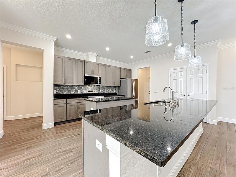 Furnished interior view inside a new home in , Orlando (Image 41).