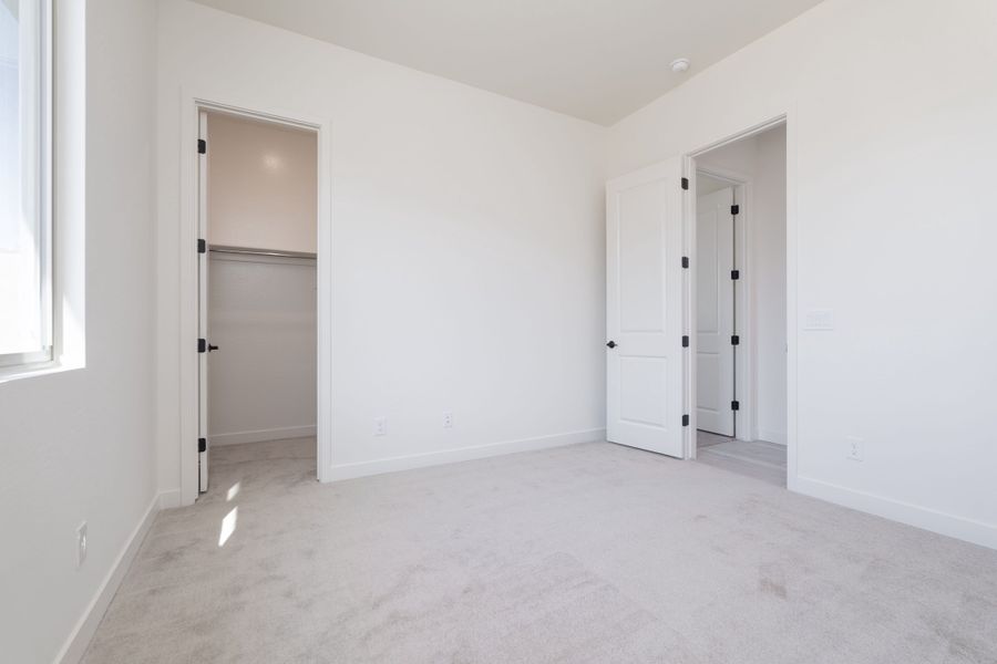 Spacious, unfurnished interior of a new home in Whispering Hills, Laveen (Image 13).