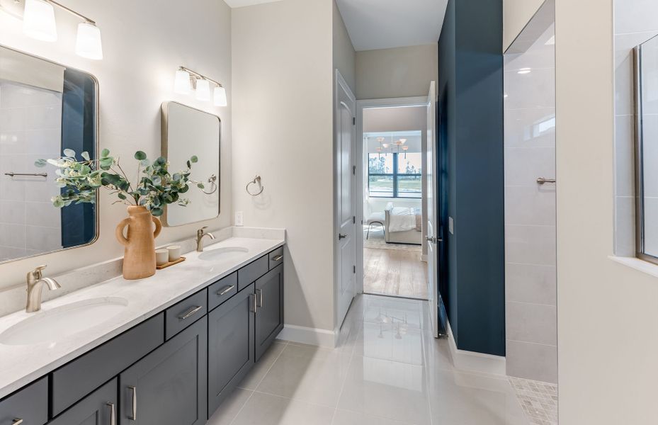 Furnished interior view inside a new home in Terreno, Naples (Image 9).