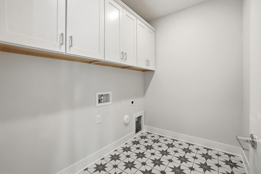 Spacious, unfurnished interior of a new home in Rone Creek, Waxhaw (Image 30).