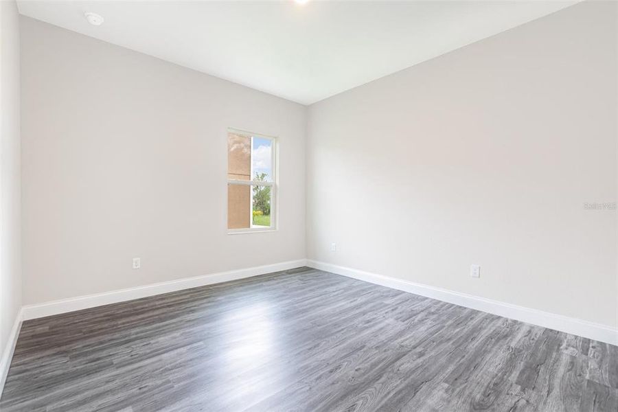 Spacious, unfurnished interior of a new home in , Port Charlotte (Image 16).