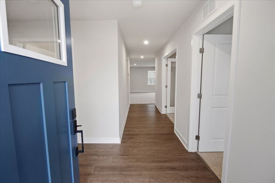 Spacious, unfurnished interior of a new home in Everly, Spartanburg (Image 11).