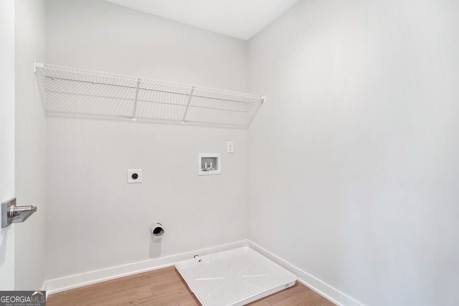 Spacious, unfurnished interior of a new home in The Manor at Gainesville Township, Gainesville (Image 19).