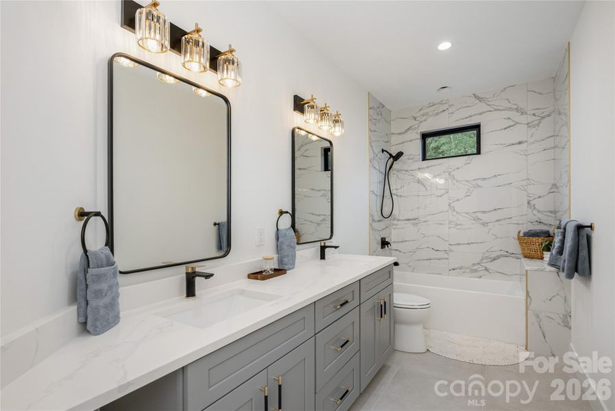 Upper level Full Bath